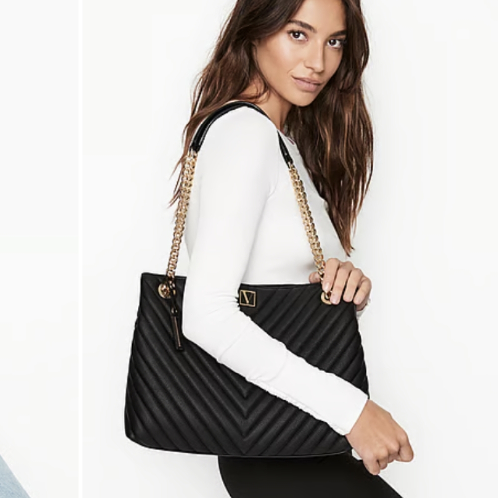 VICTORIA SECRET Black Chain Tote Purse